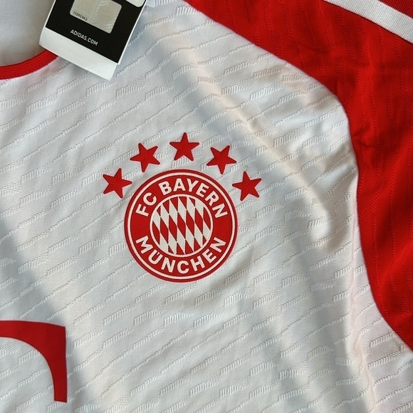 FC BAYERN 23/24 HOME JERSEY men xl - Picture 7 of 8